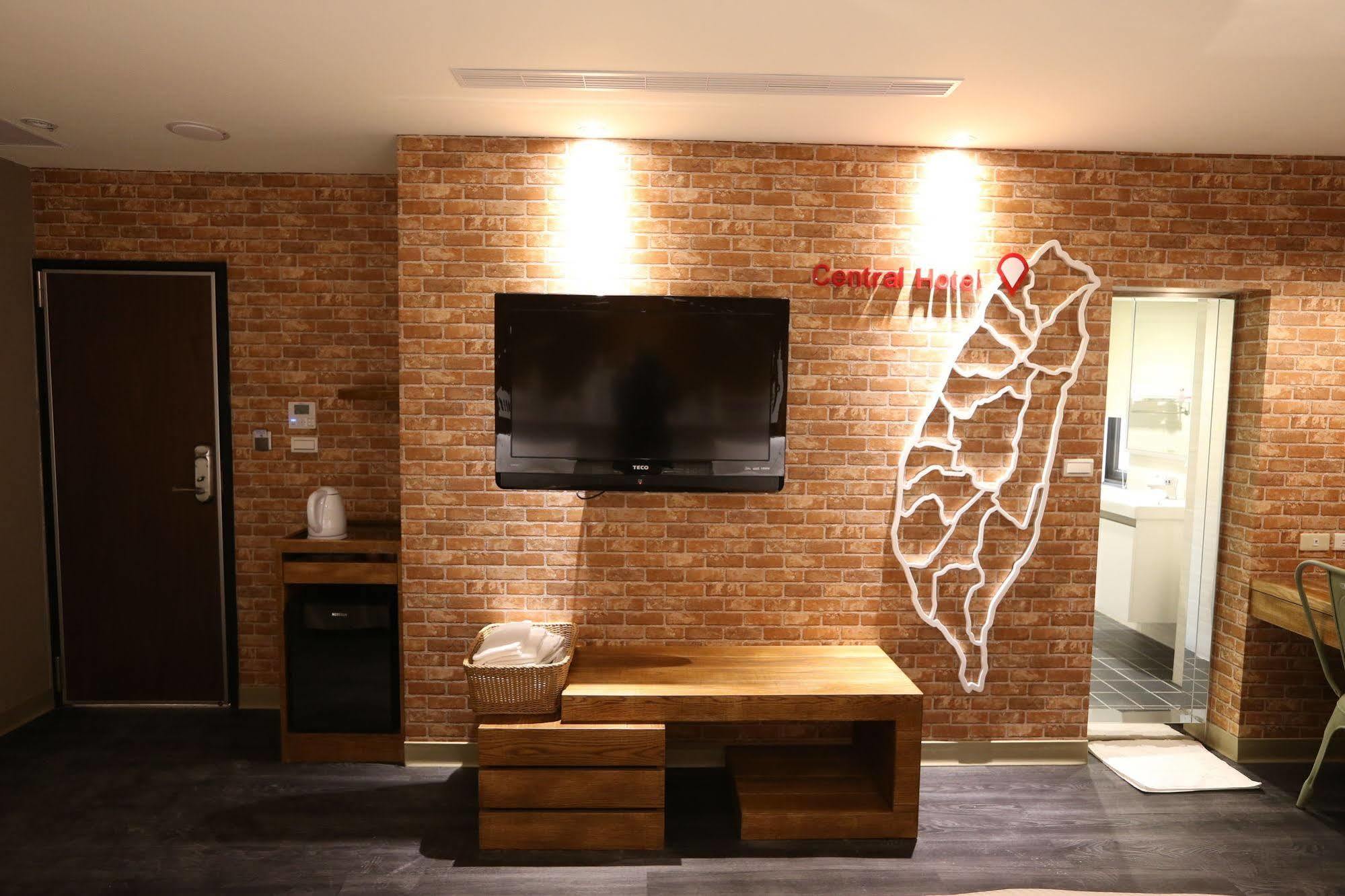Central Hotel Taoyuan Exterior photo